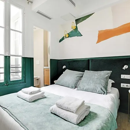 Modern With A-c - Near Montmartre Apartment