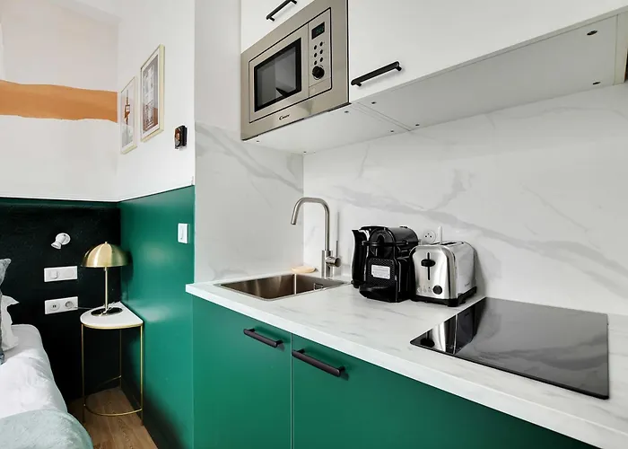 Modern With A-c - Near Montmartre